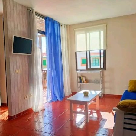 b261ce45-0d7b-46e2-b215-d8366a58f9a3