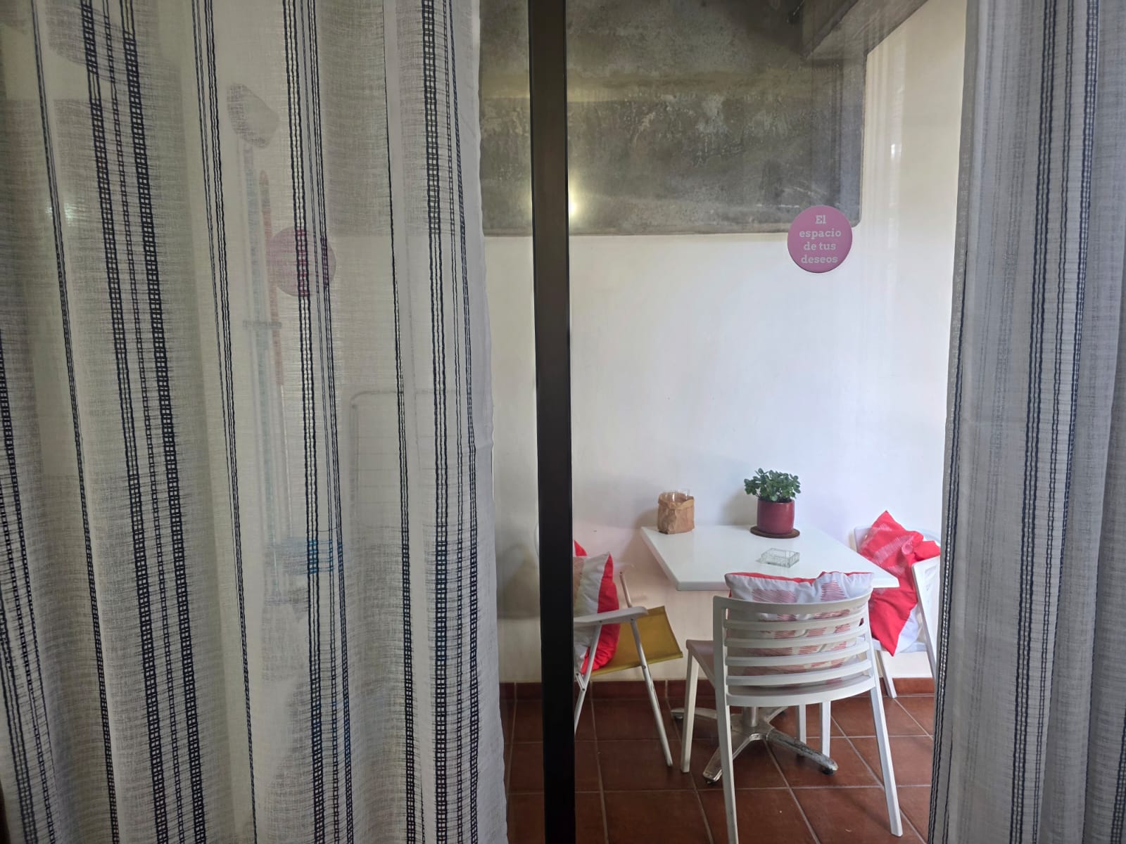 d98bf591-129f-47d1-83aa-1e496ef80aaa