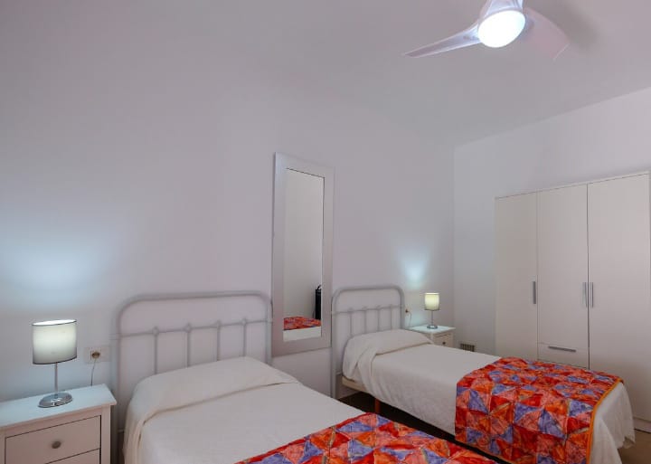 7afc6ad3-64b2-44be-84dc-ea9fe1e2f0c9