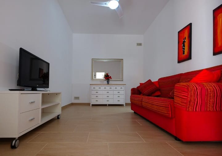 828e9b90-6642-4f25-b980-648fb3f8c290