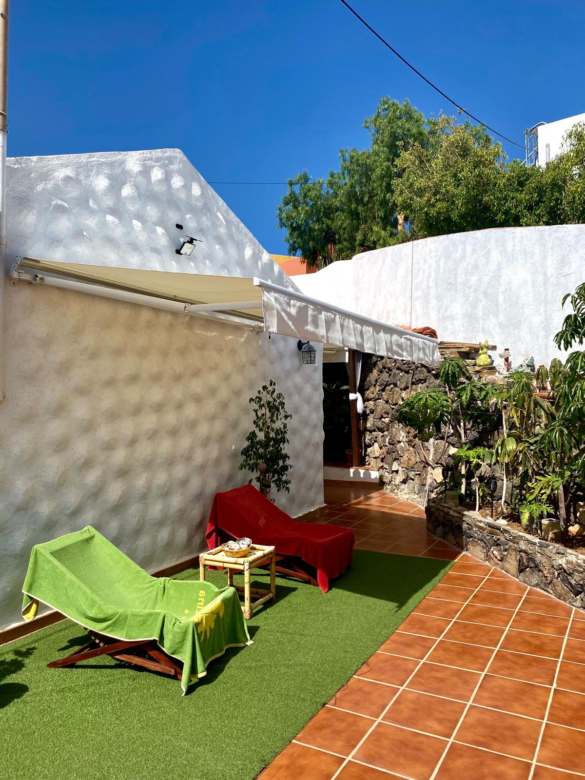 ae27f085-7996-45e4-acf0-8d10592e6544