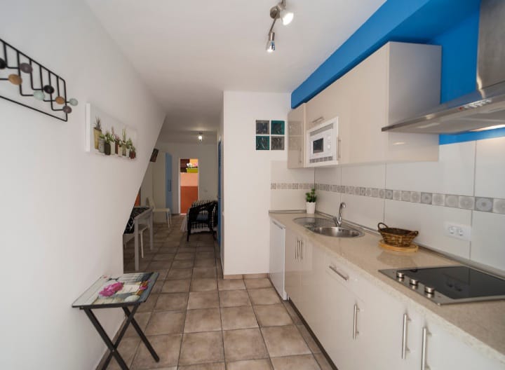 d7a8ba73-59ac-4111-ae67-c4a7bff646a7