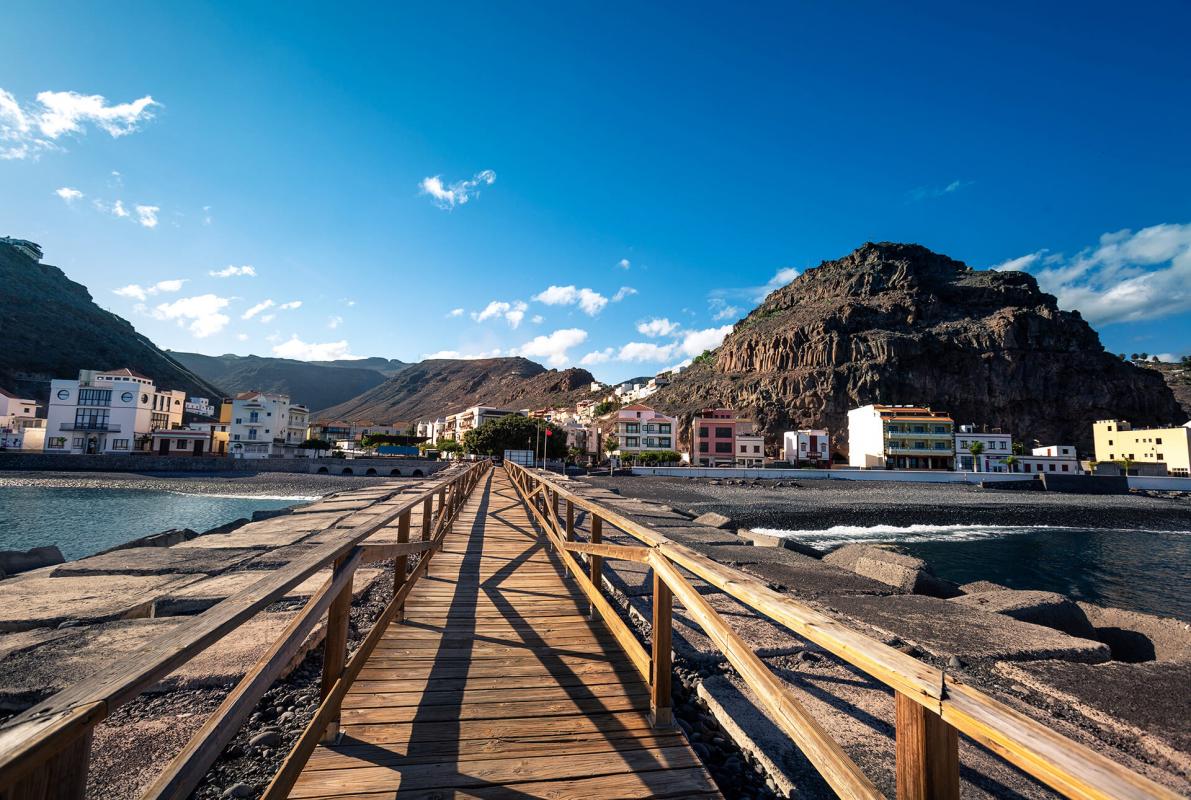 b7cfeba4-df95-42c7-ac45-afcbb96dfc04