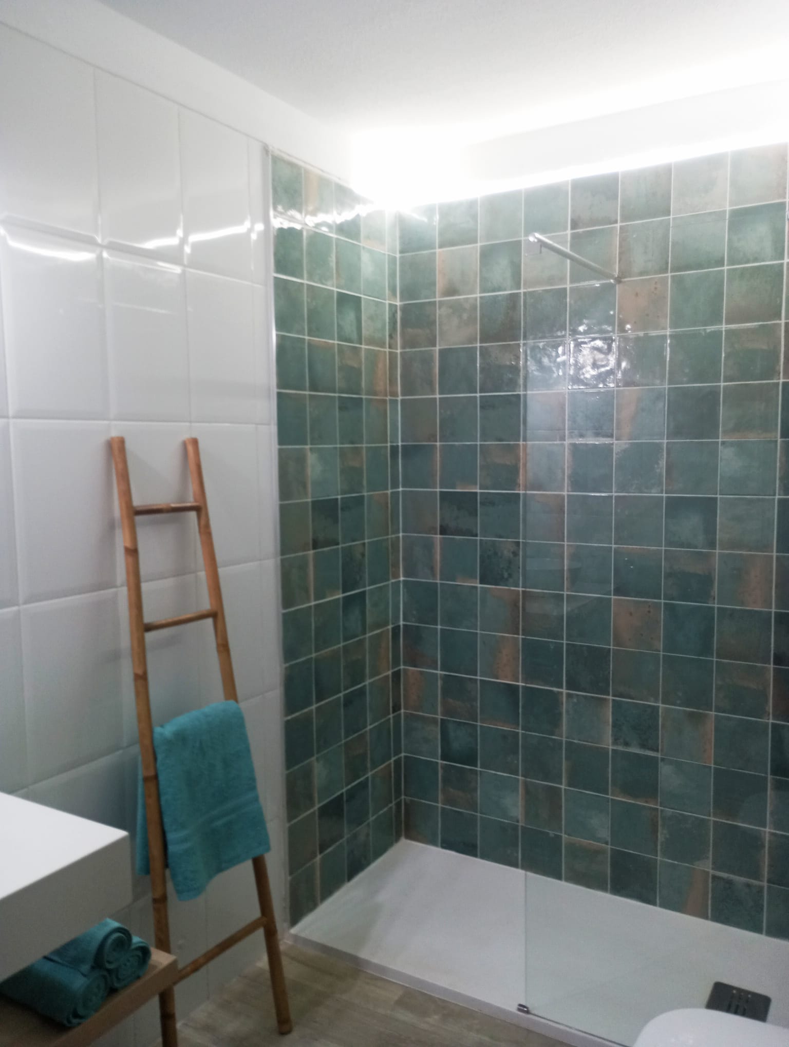 f9844977-3247-4027-9e57-661d114d37e4