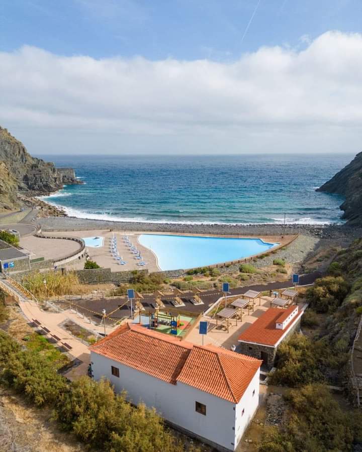 2e443f24-0df4-4c10-9860-72aea49c3f6f