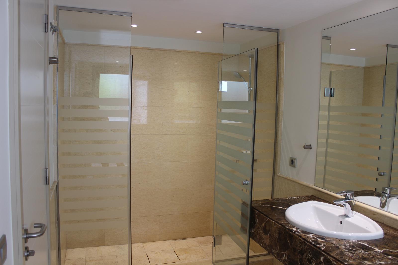 772dc979-f817-4169-b088-de8b073b016c