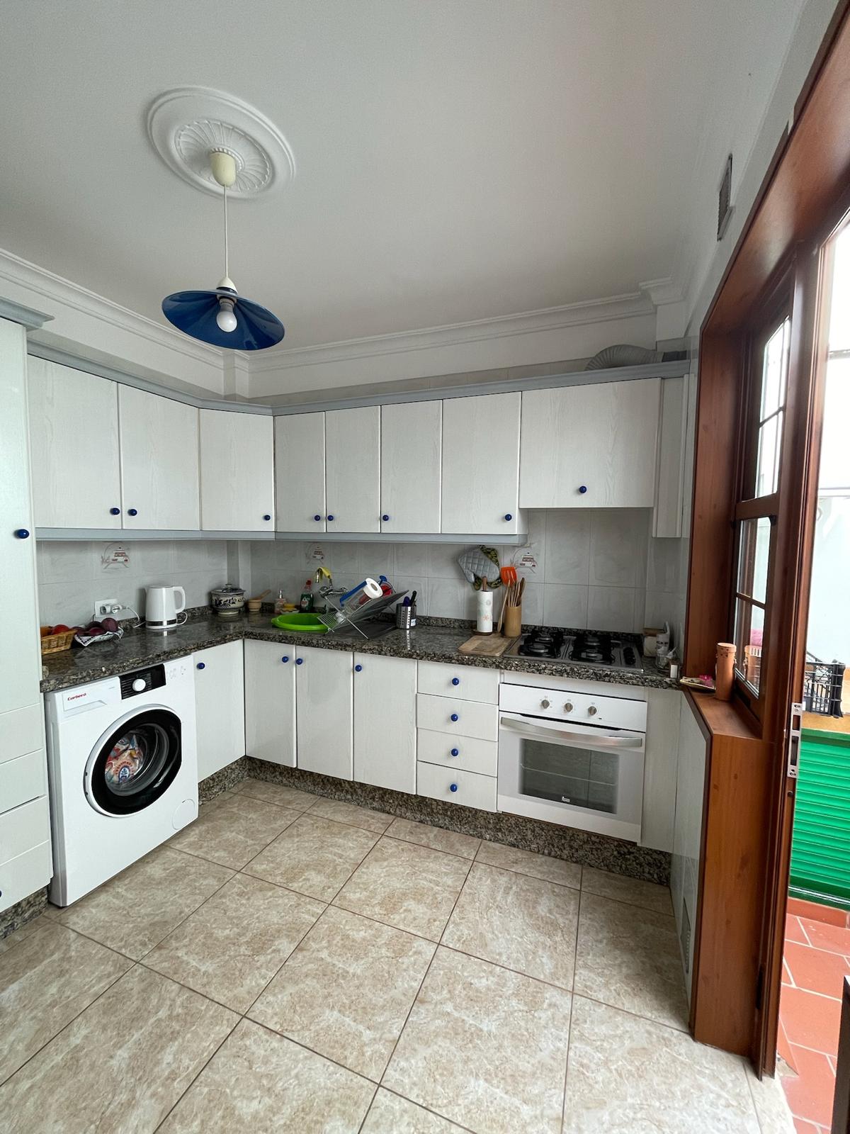 c2ca4583-28d5-4df5-ac9c-82252e5b2938