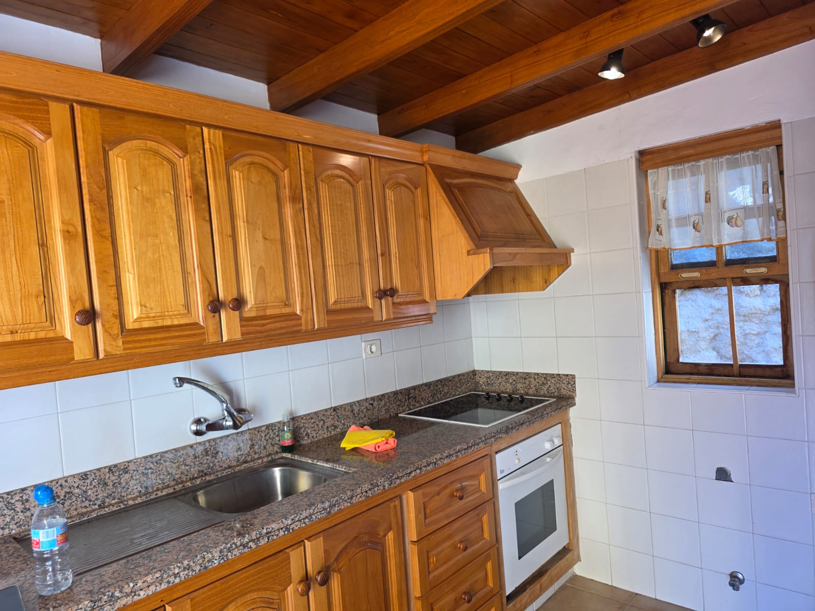 ea8b46d3-9398-4f9d-b3f8-a5e868bc9de5