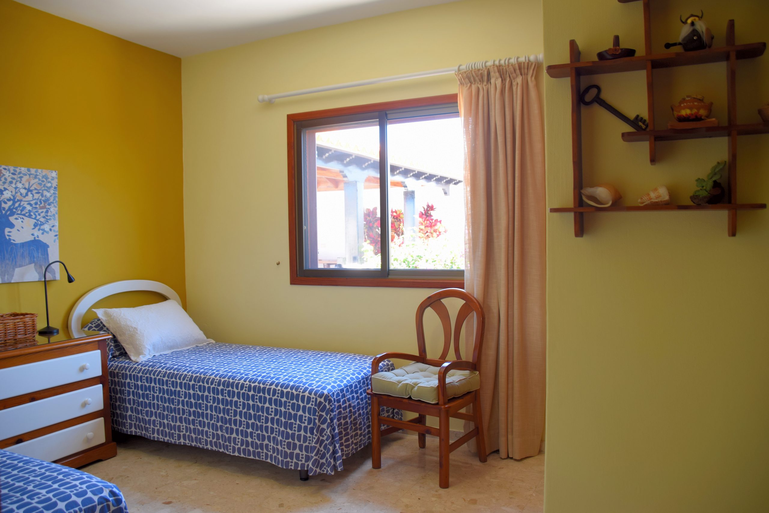 habitacion con dos camas1