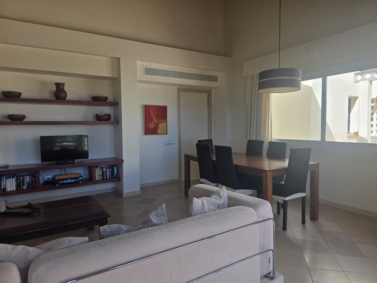 3b37bf76-f694-46e4-bbfa-acbe51a8a197