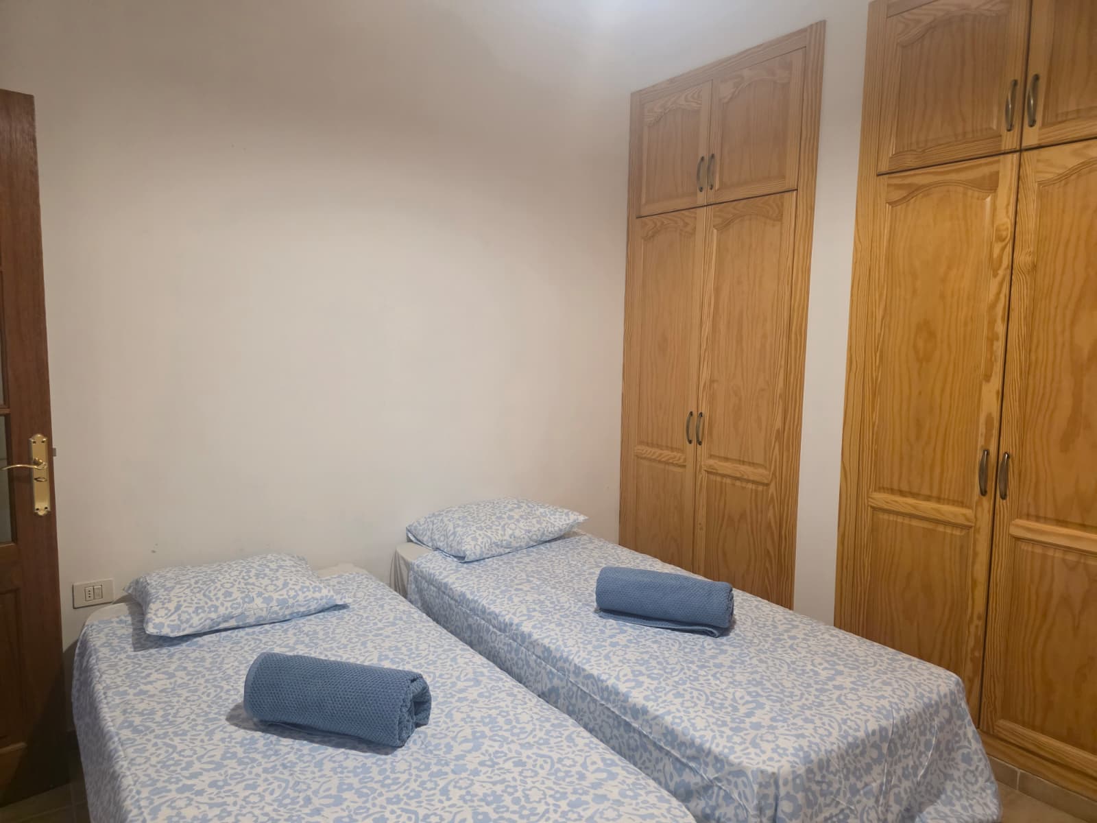 7996f896-43b4-41f5-8740-4def6401fe19